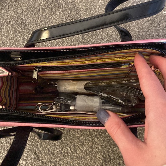 Kate spade mini handbag, longer straps never even opened! - Picture 2 of 2